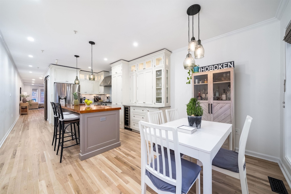 Sold $1,760,000 • Co-Listing Agent