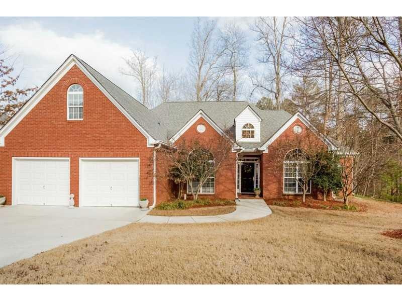 Exterior Front. Gorgeous Stepless Ranch Located in