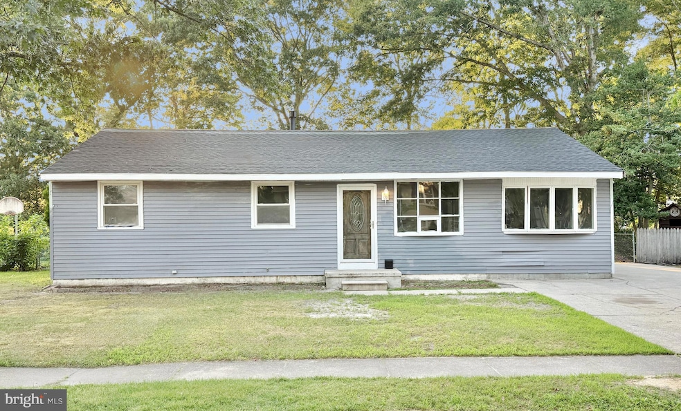 10 Franklin Dr, Somers Point, NJ 08244 - photo 1