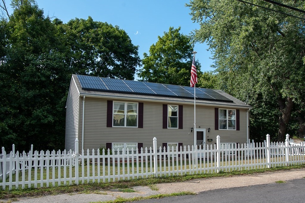 47 Grove St, Spencer, MA 01562 - photo 1