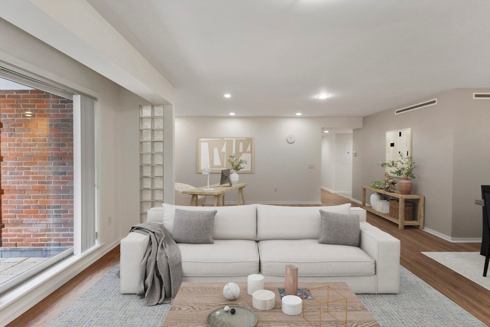 For Sale $1,044,000