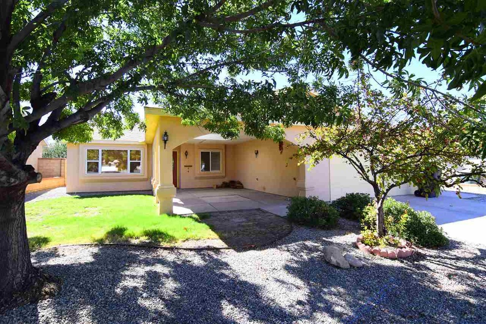 220 Kerry Ave, Alamogordo, NM 88310 - photo 1