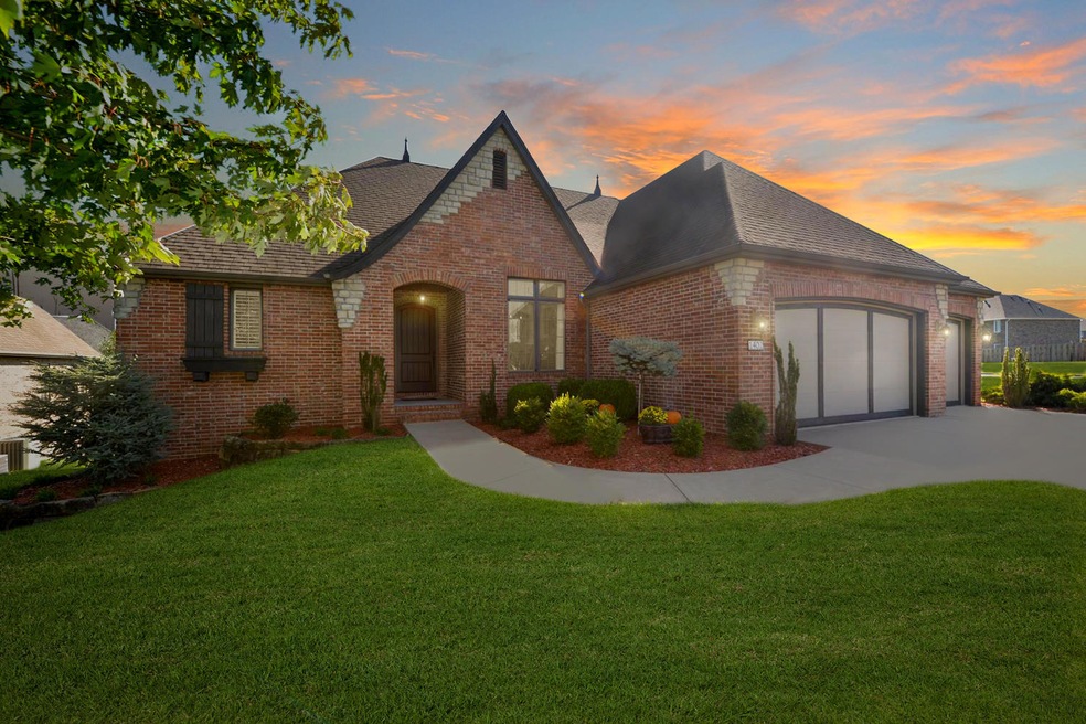 1402 N Rockingham Ave, Nixa, MO 65714 - photo 1