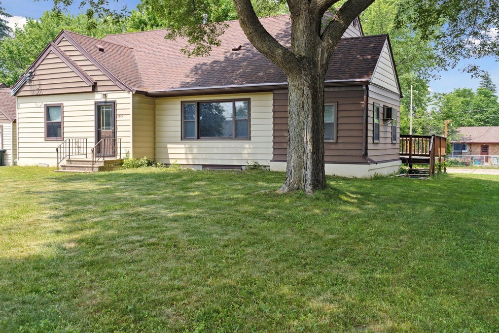 1215 E Hawthorne St, Albert Lea, MN 56007 - photo 1