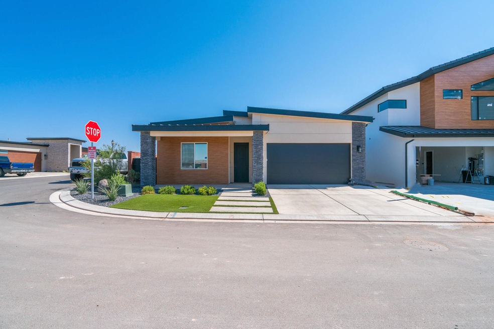 121 Desert Saguaro Ln E-001
