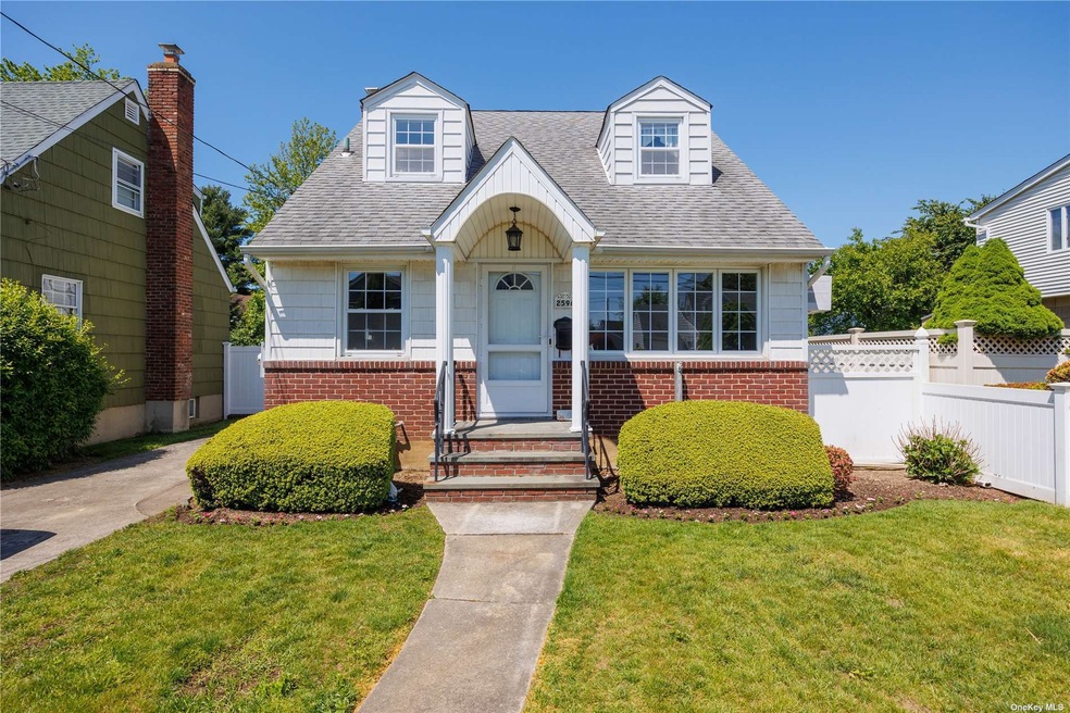 2596 Westlake Ave, Oceanside, NY 11572 - photo 1