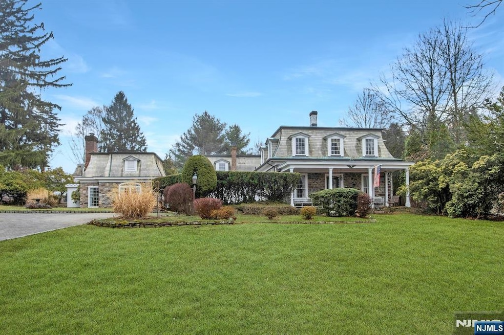 Pending $1,895,000 • Co-Listing Agent