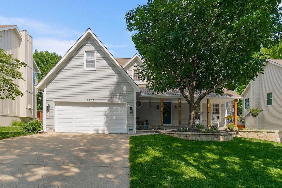 7807 Twilight Ln, Shawnee, KS 66217 - photo 1