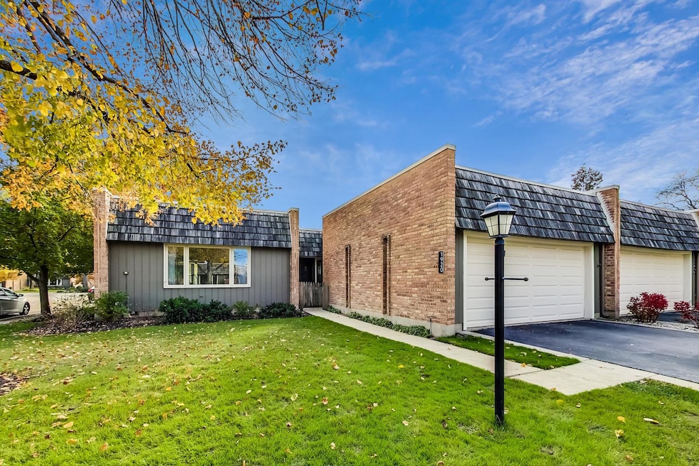 1920 Somerset Ln unit 52, Northbrook, IL 60062 - photo 1