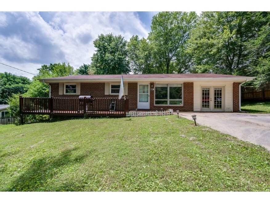 1512 Bell Ridge Rd, Johnson City, TN 37601 - photo 1