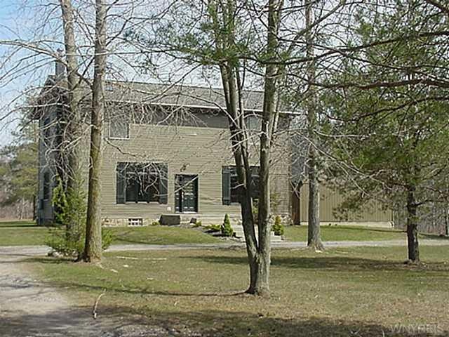 Exterior Front. NATURE LOVERS PARADISE.