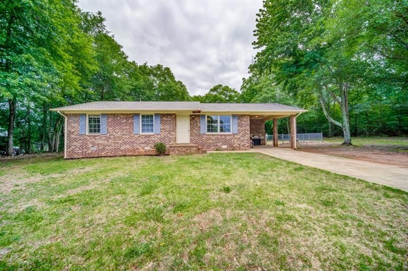 121 Hillcrest St, Commerce, GA 30529 - photo 1