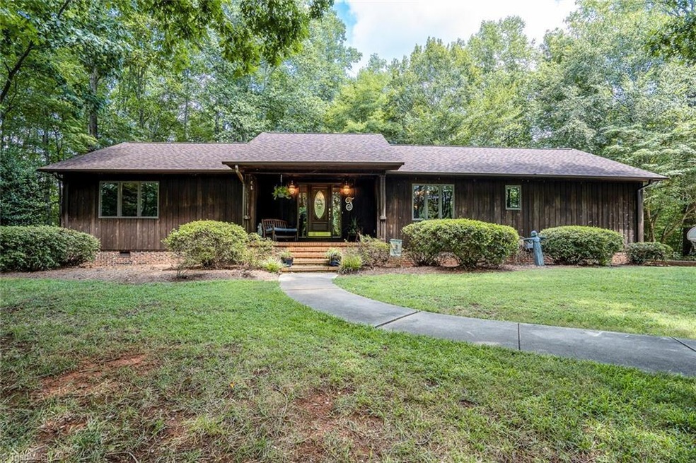 374 Abby Ln, Asheboro, NC 27205 - photo 1