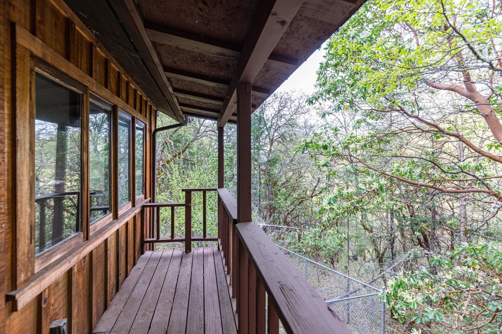 929 Rancho Vista Dr, Grants Pass, OR 97526 - photo 1