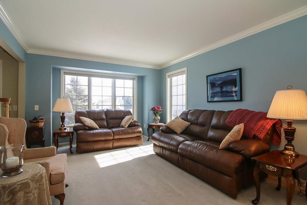 817 Fox Run Ct, Oregon, WI 53575 - photo 1