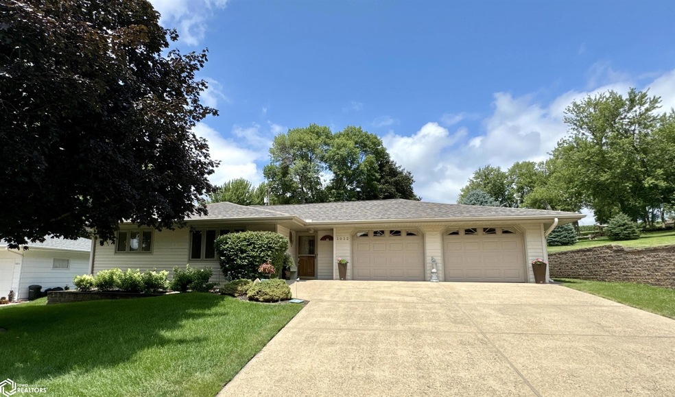 1012 N Division St, Audubon, IA 50025 - photo 1