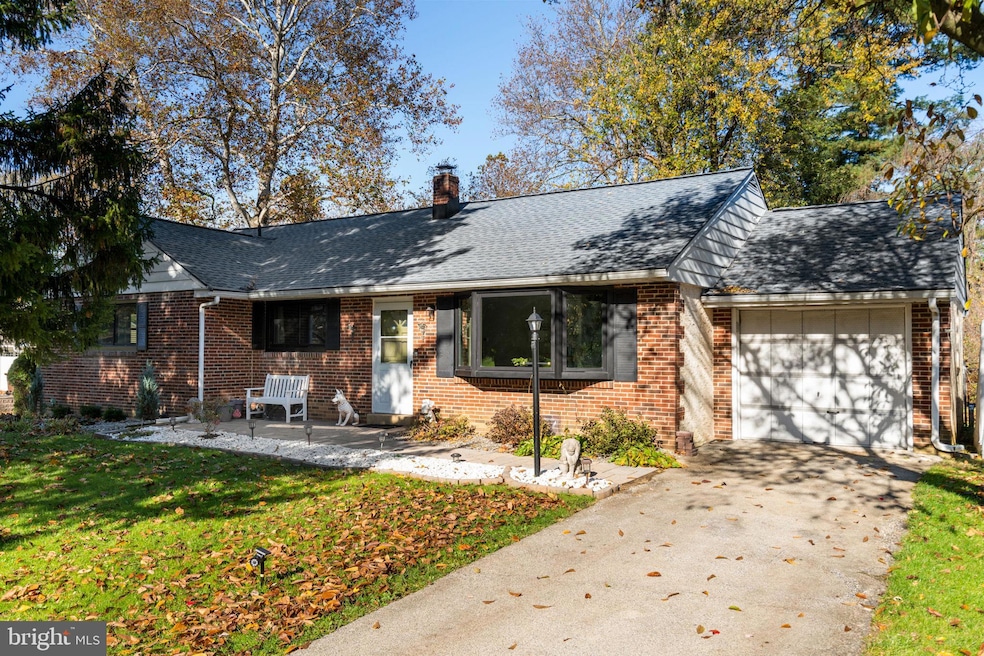 9 Elk Dr, Malvern, PA 19355 - photo 1