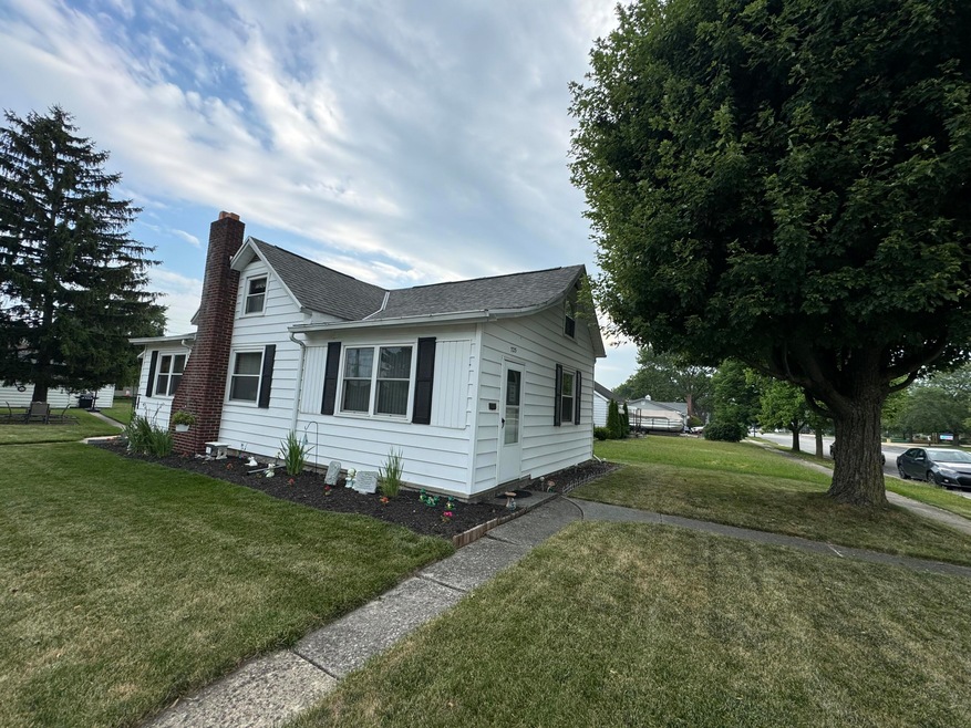 725 Armstrong St, Saint Marys, OH 45885 - photo 1