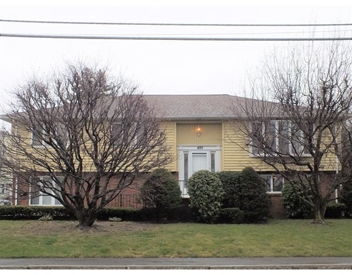 453 Chicopee St, Chicopee, MA 01013 - photo 1