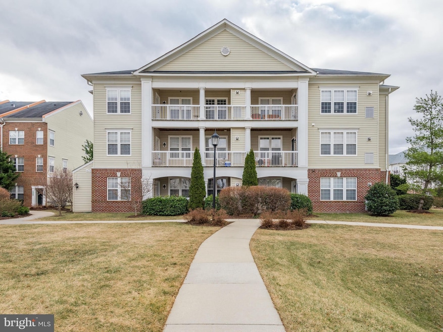 42496 Mayflower Terrace unit 203, Ashburn, VA 20148 - photo 1
