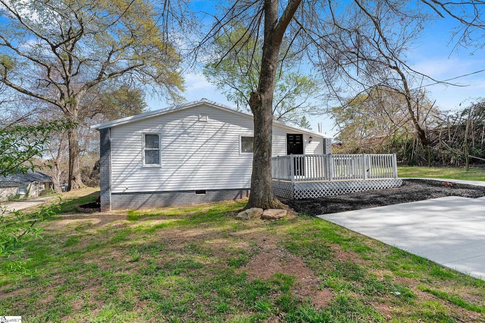 103 Woodrow St, Walhalla, SC 29691 - photo 1