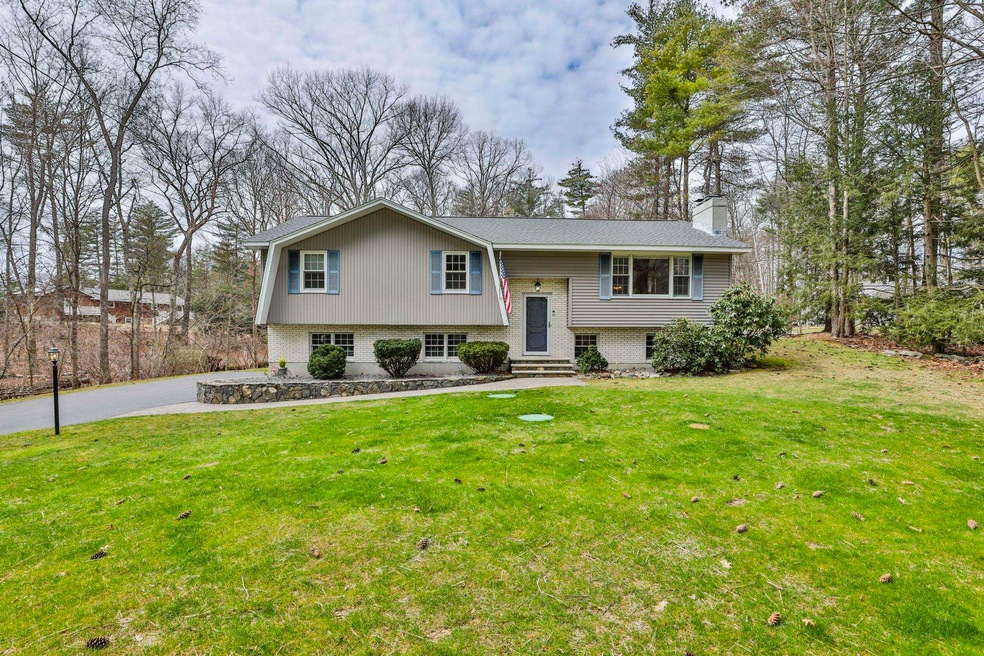 56 E Nashua Rd, Windham, NH 03087 MLS 4989925