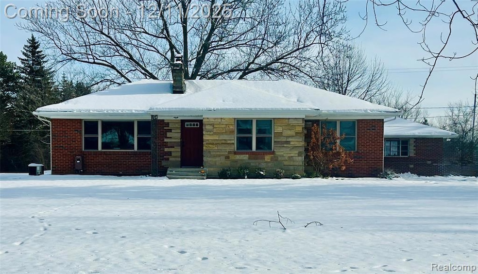 7545 Porter Rd, Grand Blanc, MI 48439 - photo 1