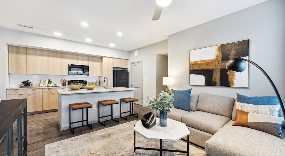 12752 N Houston Rosslyn Rd unit 326, Houston, TX 77086 - photo 1