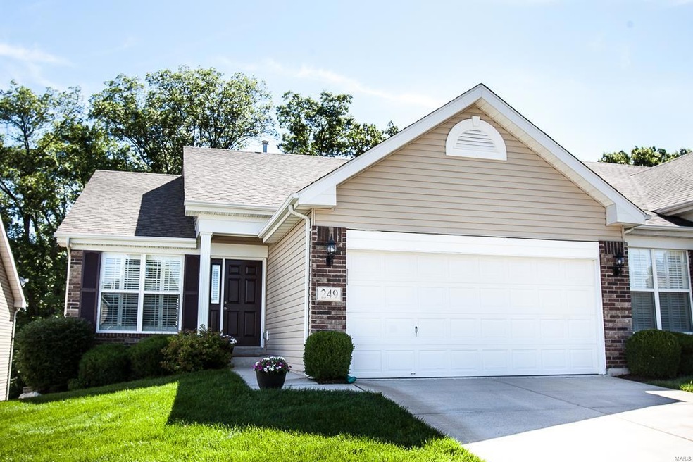 Beautiful villa located on private lot.