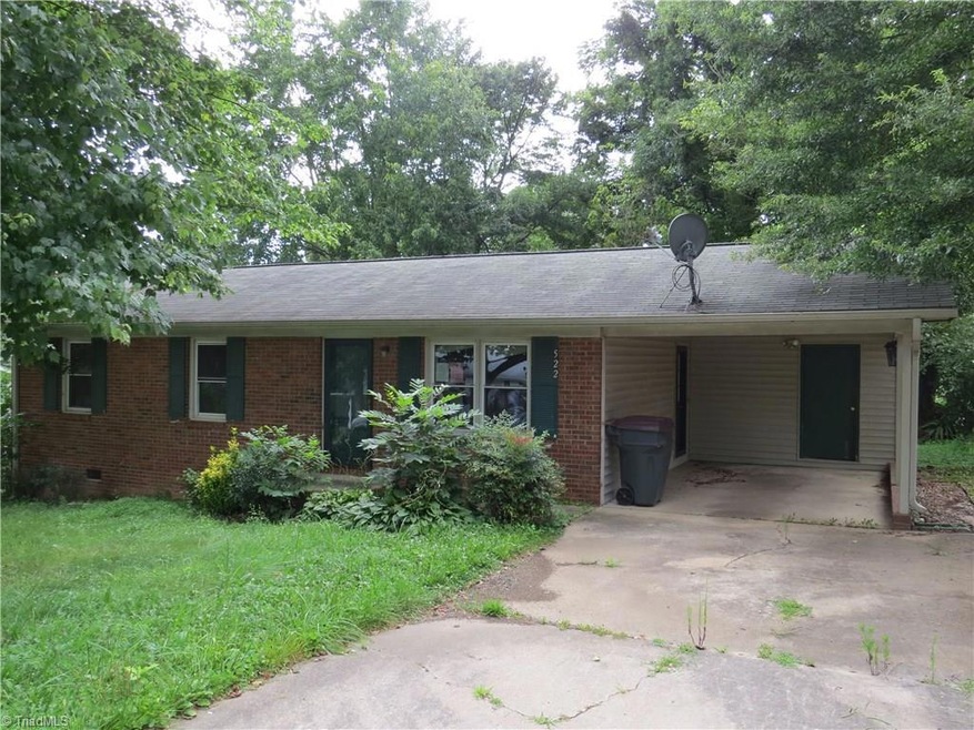 522 Staples St, Reidsville, NC 27320 - photo 1