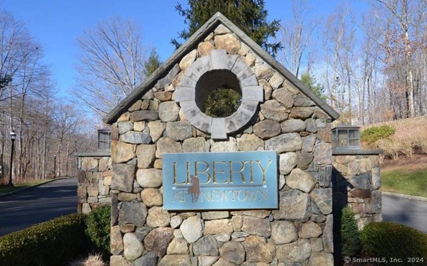 26 Franklin Ct, Newtown, CT 06470 - photo 1