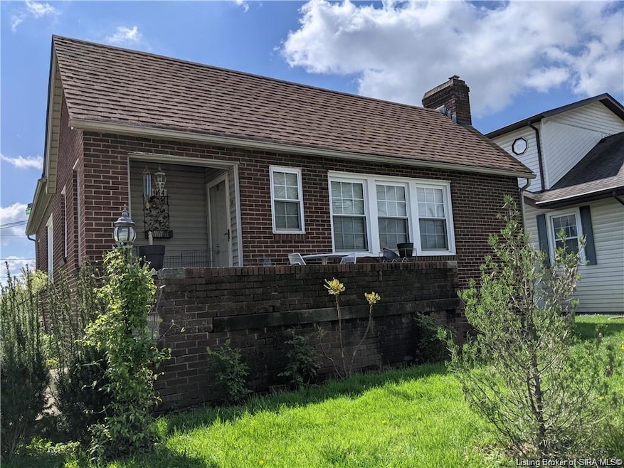 1014 E 10th St, Jeffersonville, IN 47130 - photo 1