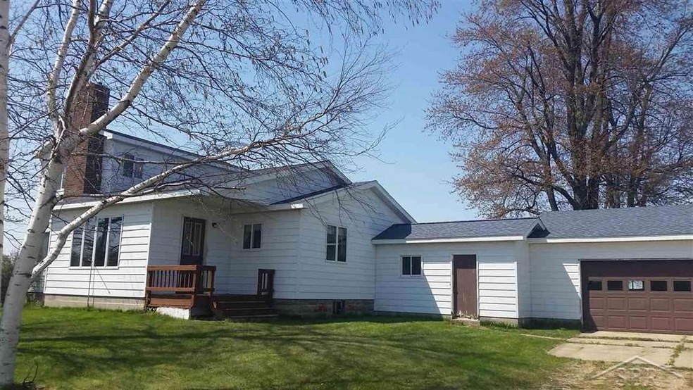 5587 Allan Rd, Owosso, MI 48867 - photo 1