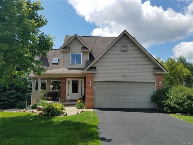 1257 Crystal Pointe Circle - Fenton, MI - Listed b