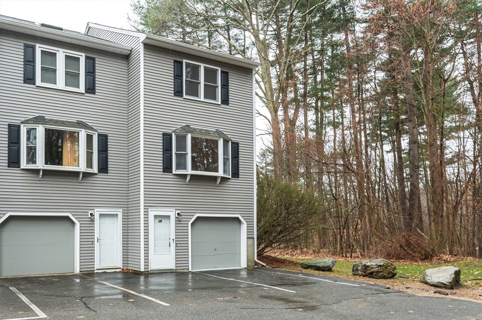 115 Tennis Plaza Rd unit 16, Dracut, MA 01826 - photo 1