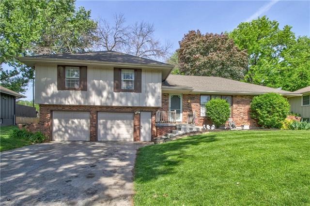 707 NW 12th St, Blue Springs, MO 64015 - photo 1