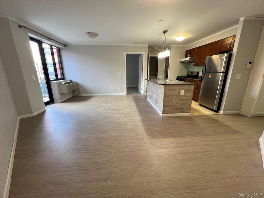 6070 Woodhaven Blvd unit 3H, Elmhurst, NY 11373 - photo 1