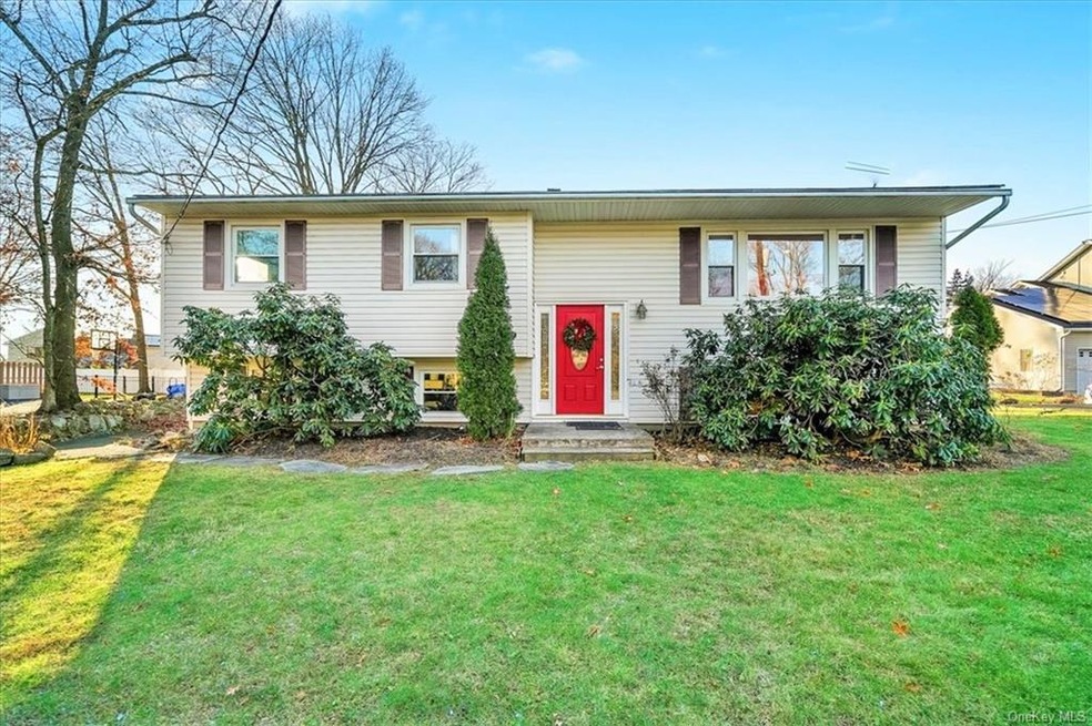 153 Schweizer Ln, Bardonia, NY 10954 - photo 1