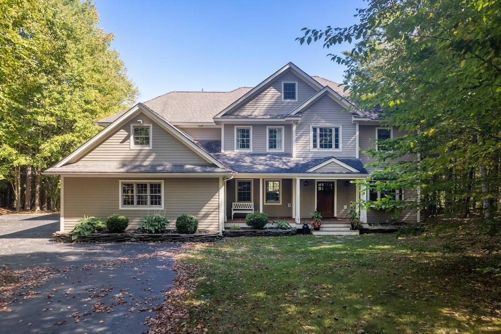 301 Wynnridge Dr, Rutland, VT 05701 - photo 1