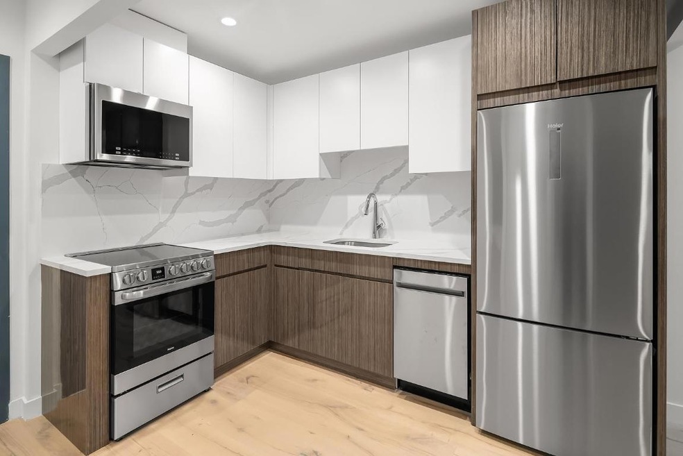 25-15 36th St unit 3-F, Astoria, NY 11103 - photo 1