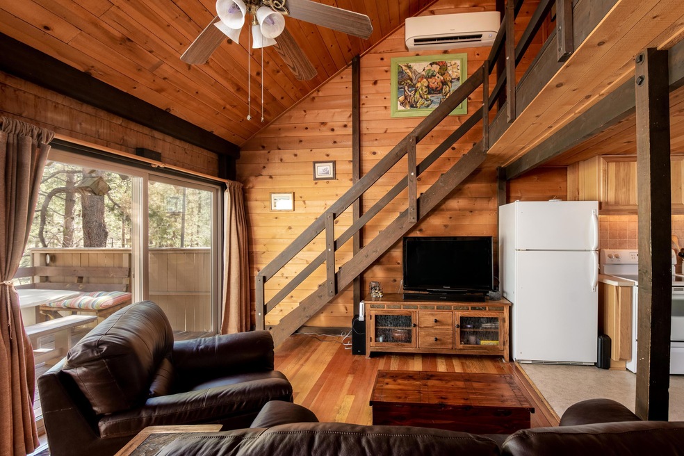 17630 Cluster Cabin Ln, Sunriver, OR 97707 - photo 1