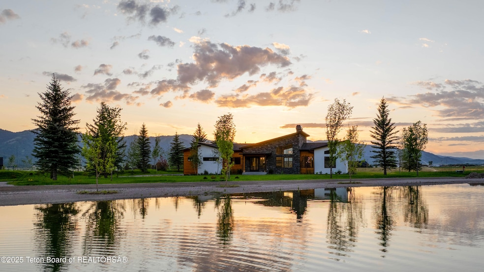 For Sale $2,600,000 • Co-Listing Agent