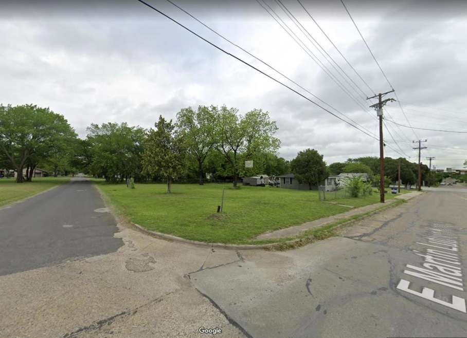 200 E Martin Luther King Dr, Ennis, TX 75119 - photo 1