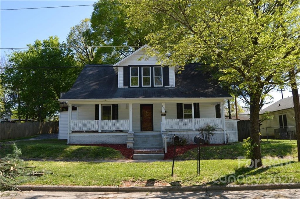 615 Charlotte Ave, Statesville, NC 28677 - photo 1