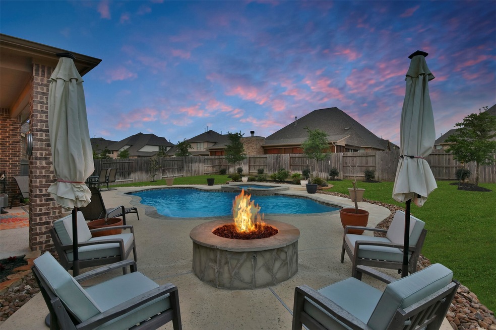 25314 Hollowgate Park Ln, Tomball, TX 77375 - photo 1