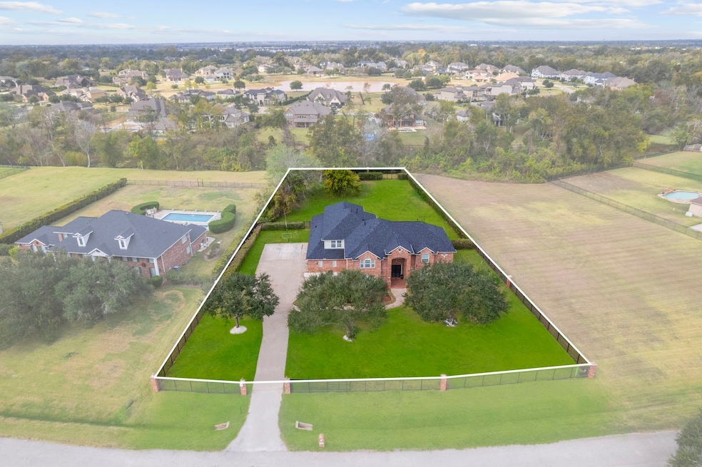 4502 Creek Point Ln, Missouri City, TX 77459 - photo 1