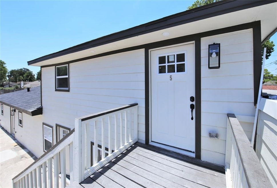 1308 Enid St unit 5, Houston, TX 77009 - photo 1