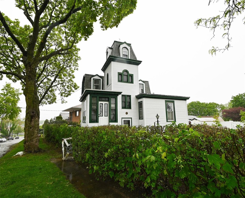 1410 136th St, College Point, NY 11356 - photo 1