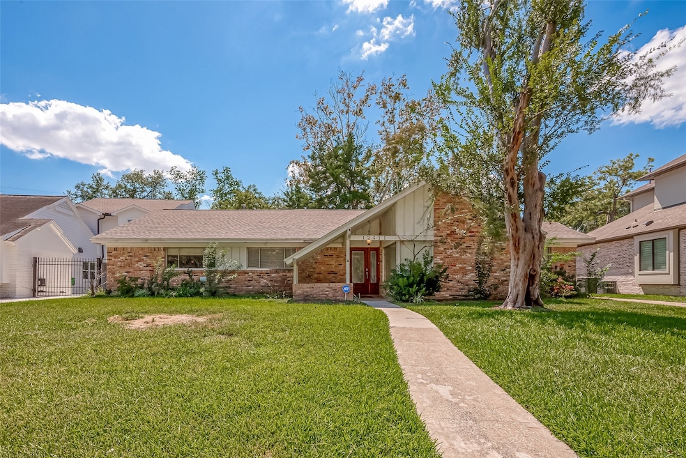 12411 Pinerock Ln, Houston, TX 77024 - photo 1