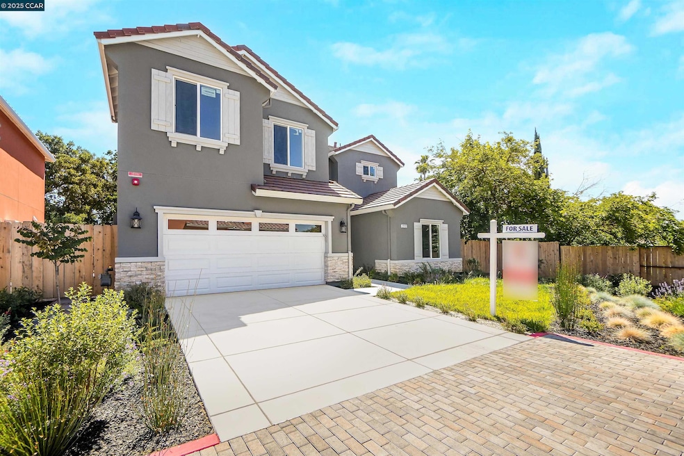 2722 Cowell Rd, Concord, CA 94518 - photo 1